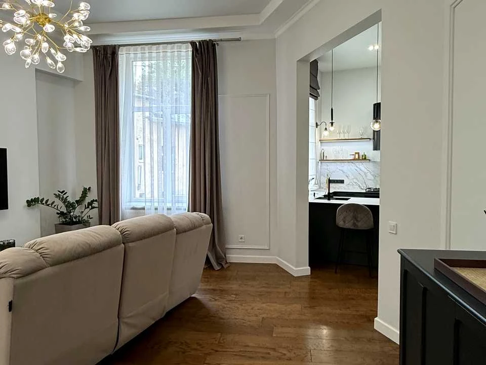 Apartment. Lviv, Maksym Kryvonosa St.