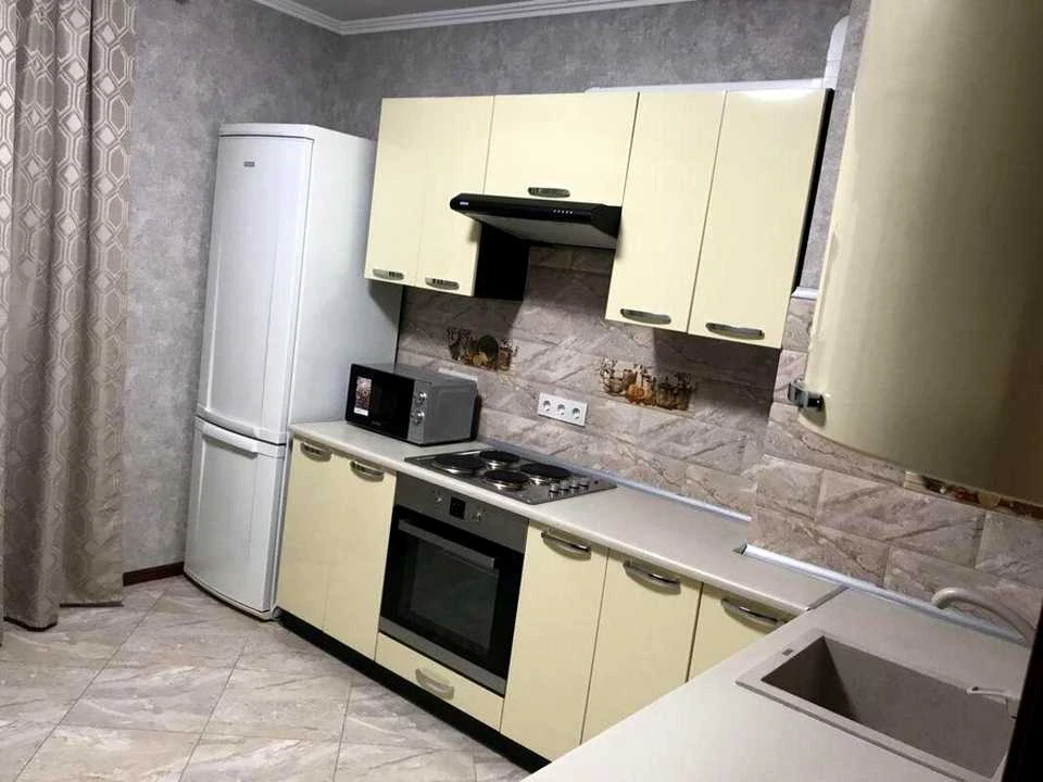 Apartment. Yasynuvat Street, Kyiv