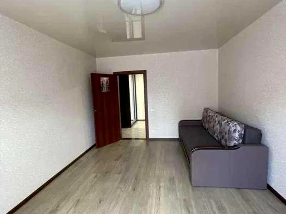 Apartment. Yasynuvat Street, Kyiv
