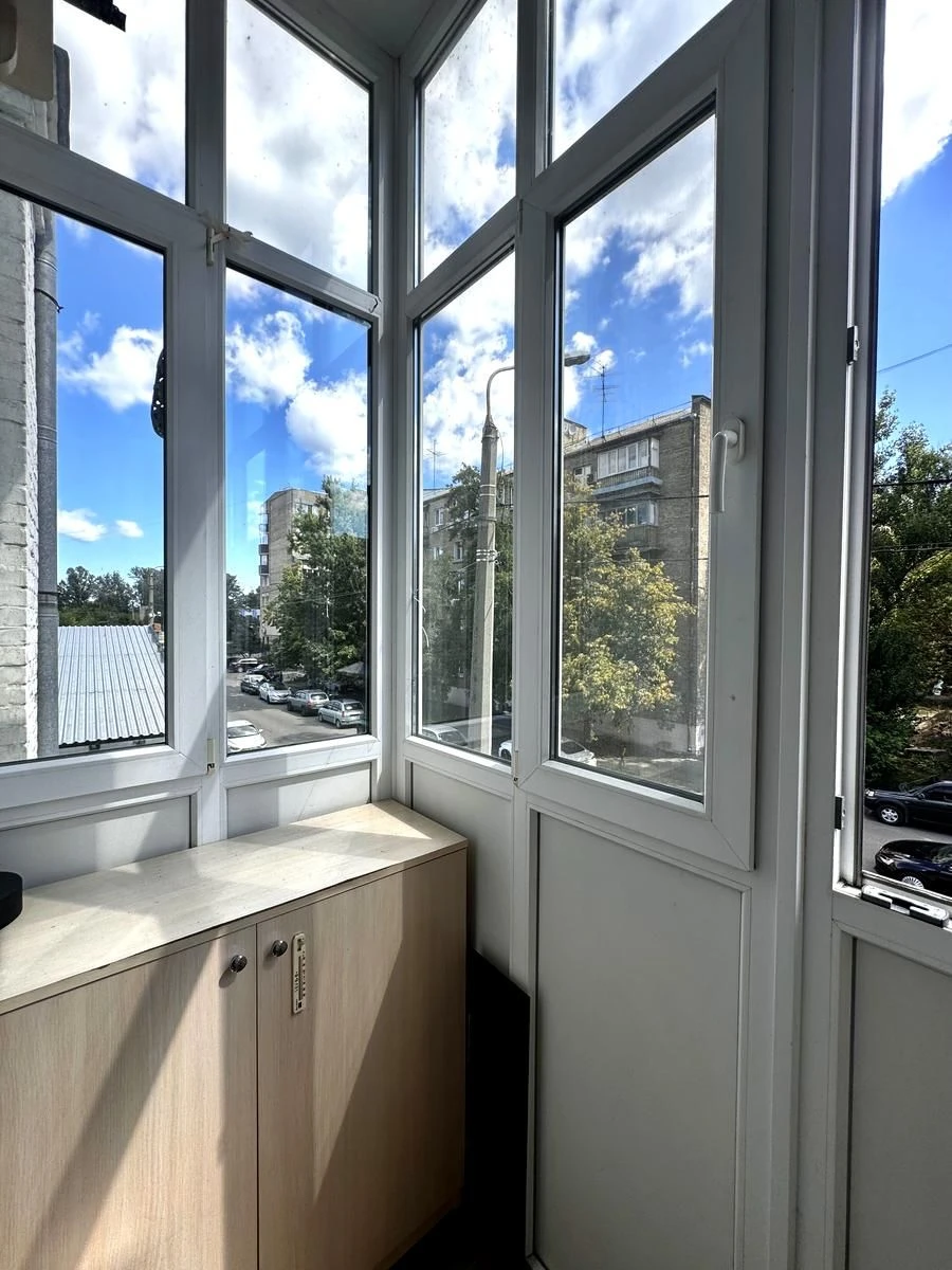 Продаж квартири на Подолі - вулиця Юрківська, 37!