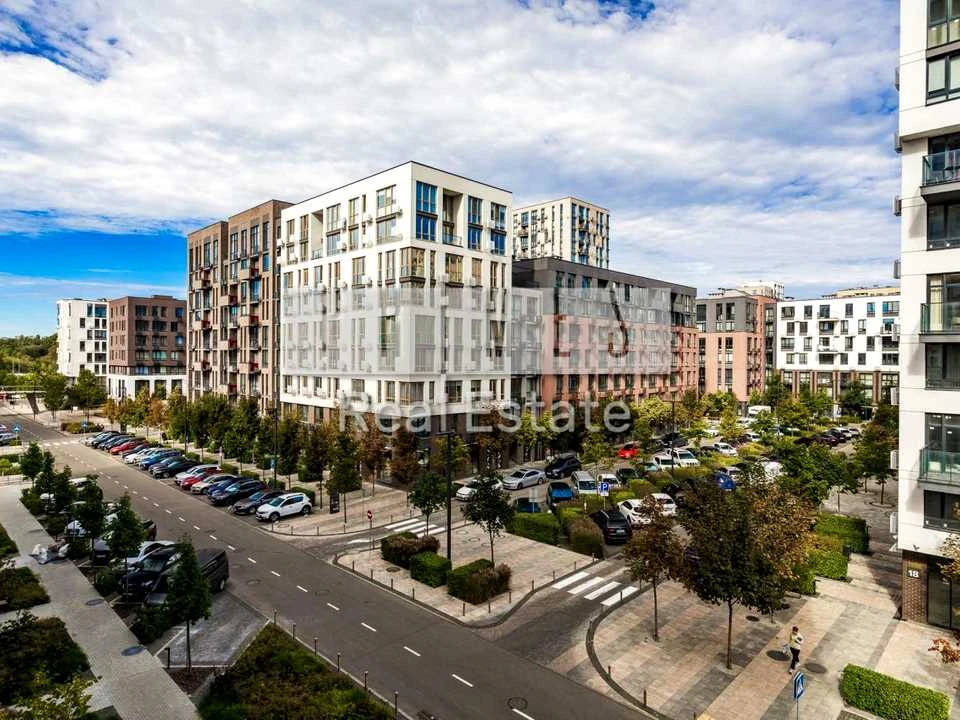 Квартира. Київ, Салютна вул.