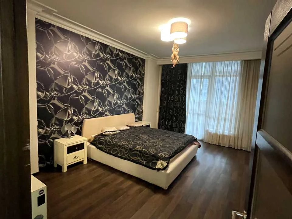 Квартира. Київ, вулиця Андрія Верхогляда