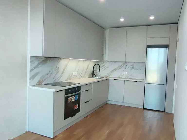 Apartment. Ivano-Frankivsk, Belvederska St.