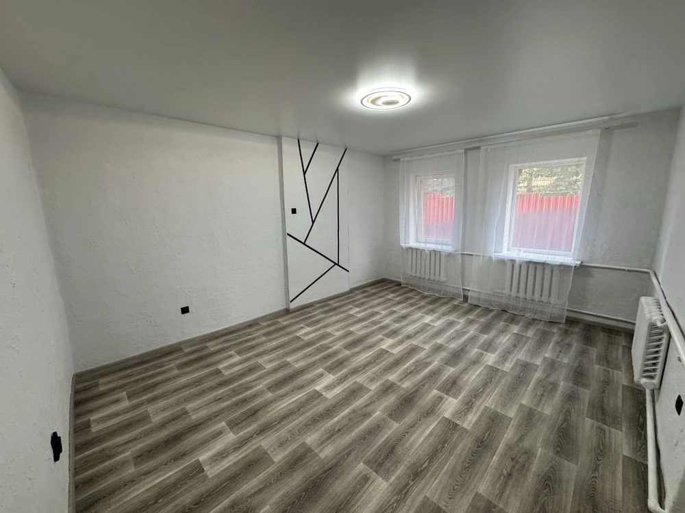 For Sale: One-half House with Separate Courtyard ATB Katranovka