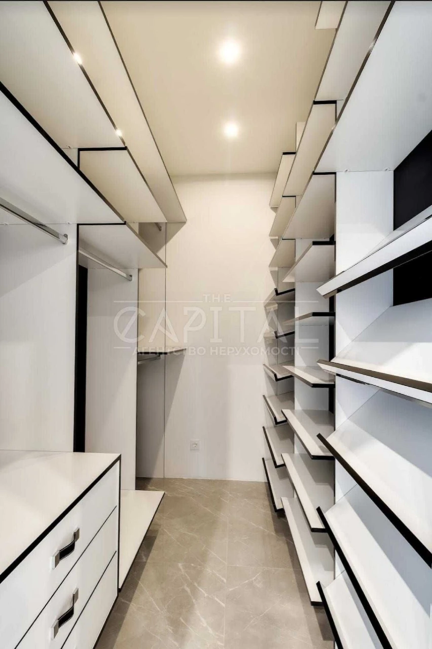 Sale of a 2-bedroom apartment in the residential complex "Novopescherskiye Lipki", Pechersky district