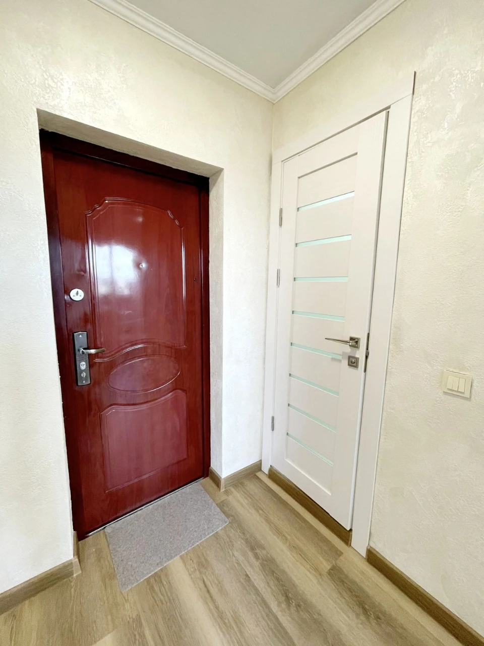 Продам 1-комнатную квартиру, ул. Коновальца, свежий, современный, есть ремонт