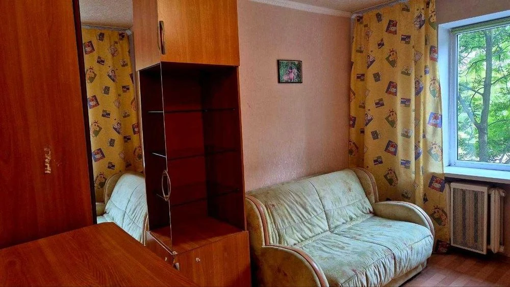 Продажа 3-комнатной квартиры по улице Калиновая 82.