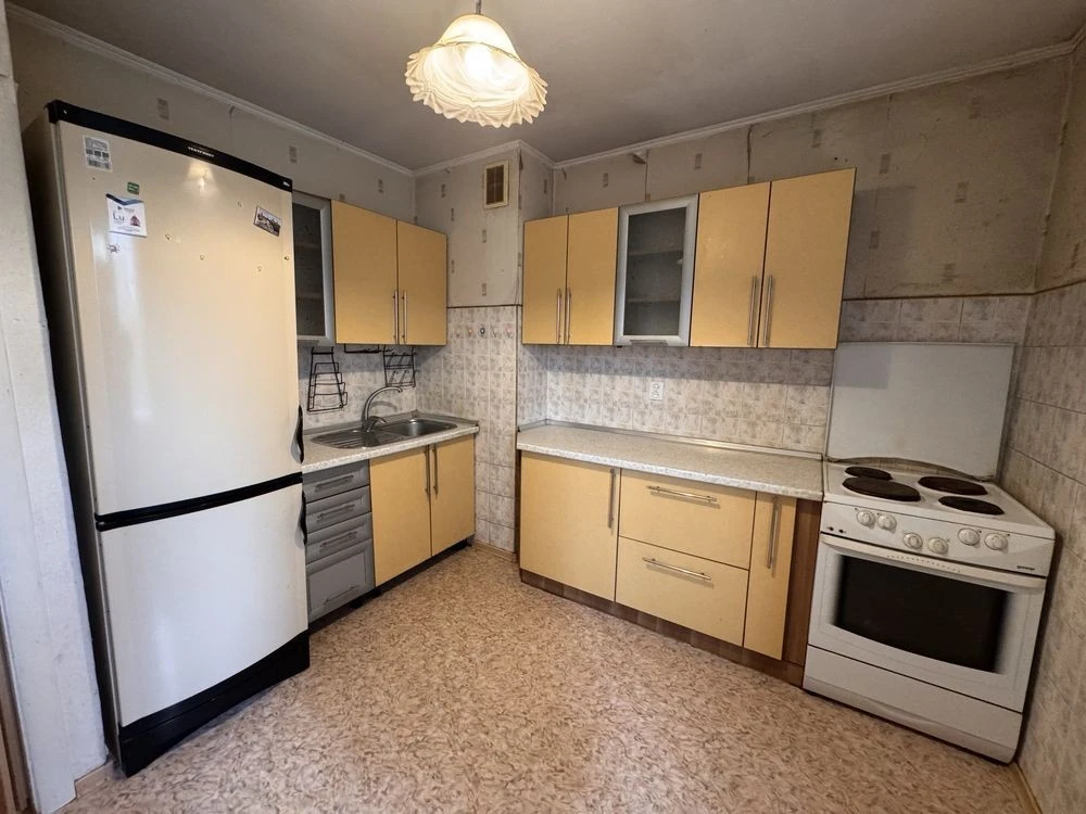 Sale of a 2-room apartment, 70 sq. m. in Troeshchyna