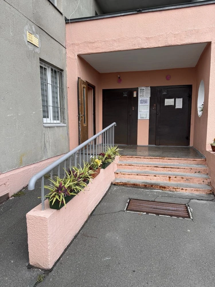Sale of a 2-room apartment, 70 sq. m. in Troeshchyna