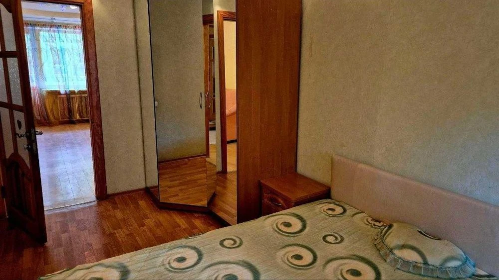 Продажа 3-комнатной квартиры по улице Калиновая 82.