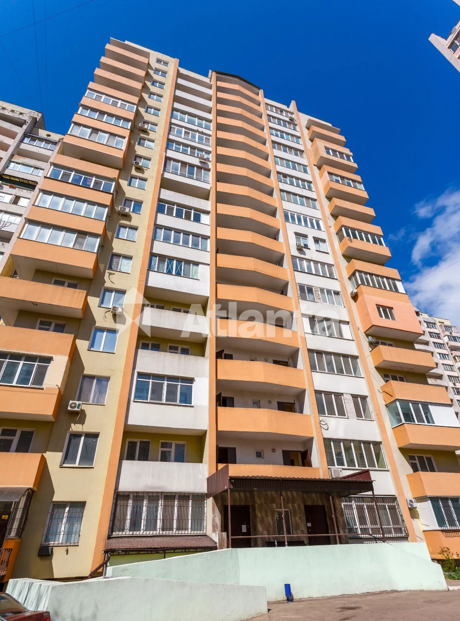 3-bedroom apartment near the center | Designer renovation in "Console" residential complex