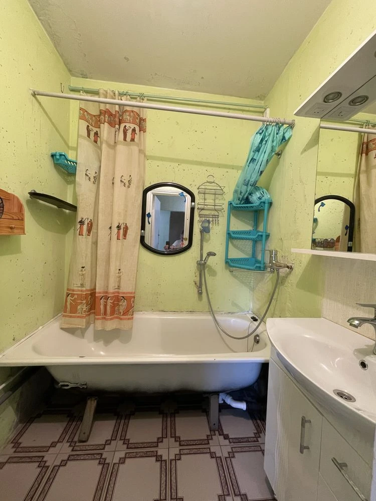 Sale of a 2-room apartment at Bayda Vyshnevytsky Street 1 (near Vyshhoro Street)