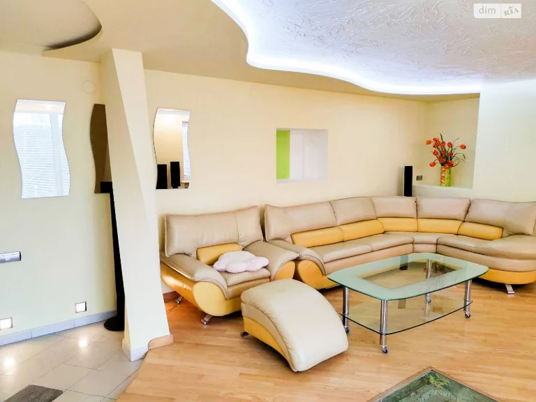 Long-Term Rental - Spacious Apartment in the Center