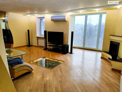 Long-Term Rental - Spacious Apartment in the Center