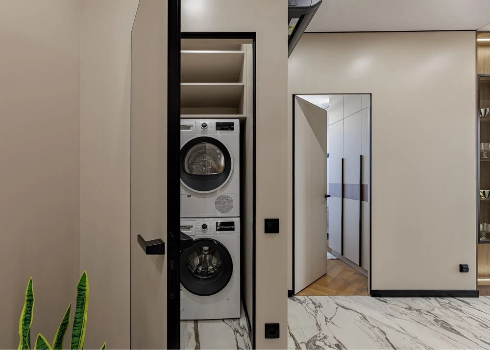 Sale of a 2-room apartment in the Parus City residential complex, Kul'parkyska Street, 93