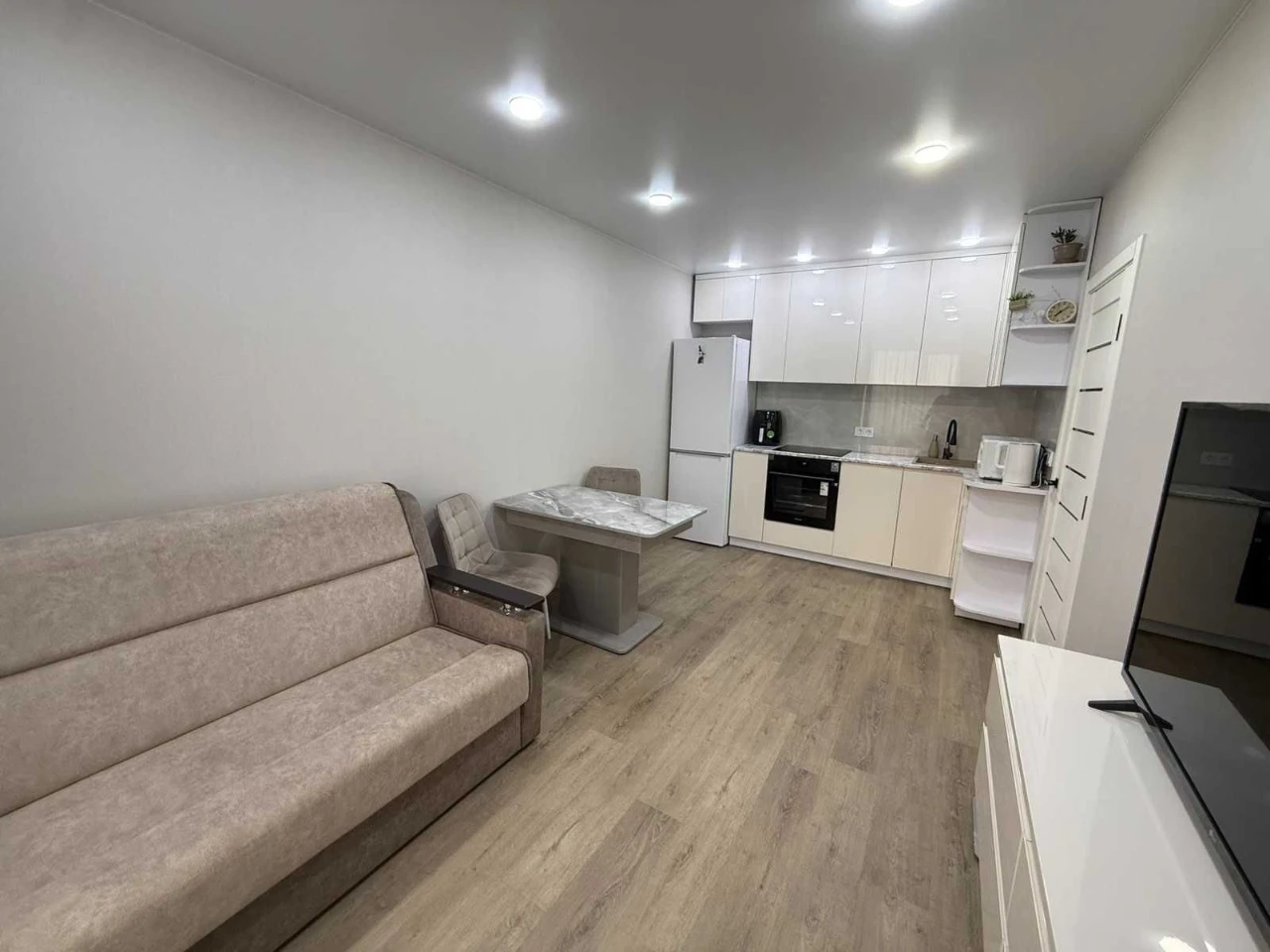 Продається 1кімн.кв.вул.Стеценка 75Р, Welkome Home