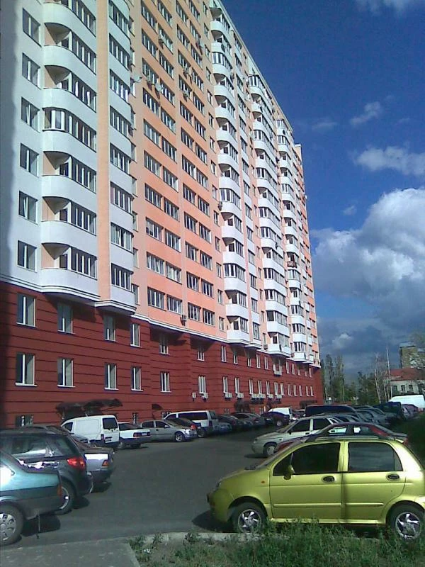 For sale: 2-room apartment, 76 m², Boryspilska St., 6