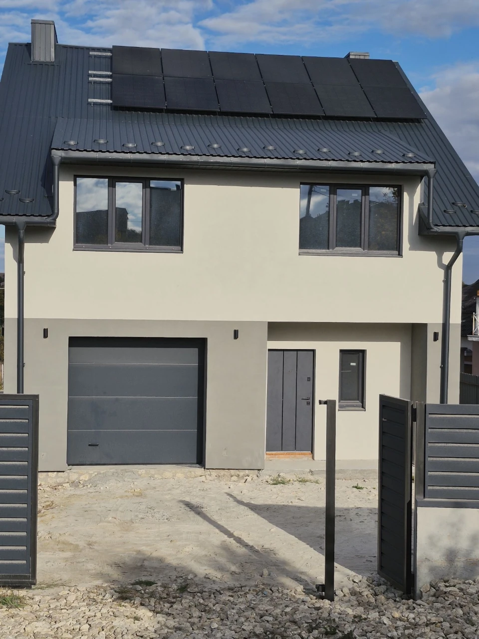 Modern house 155 sq m with a 10 kW solar power station! 10 acres,