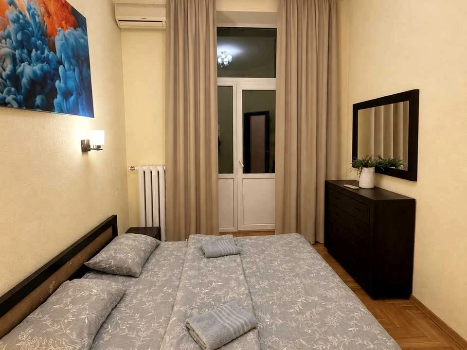 Квартира. Київ, Євгена Чикаленка вул.