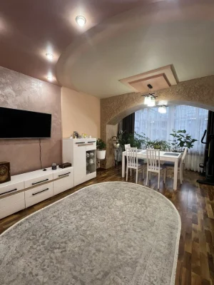 Продаж. 3-кімнатна квартира, вулиця Пасічна, Китайська, Ярошинська
