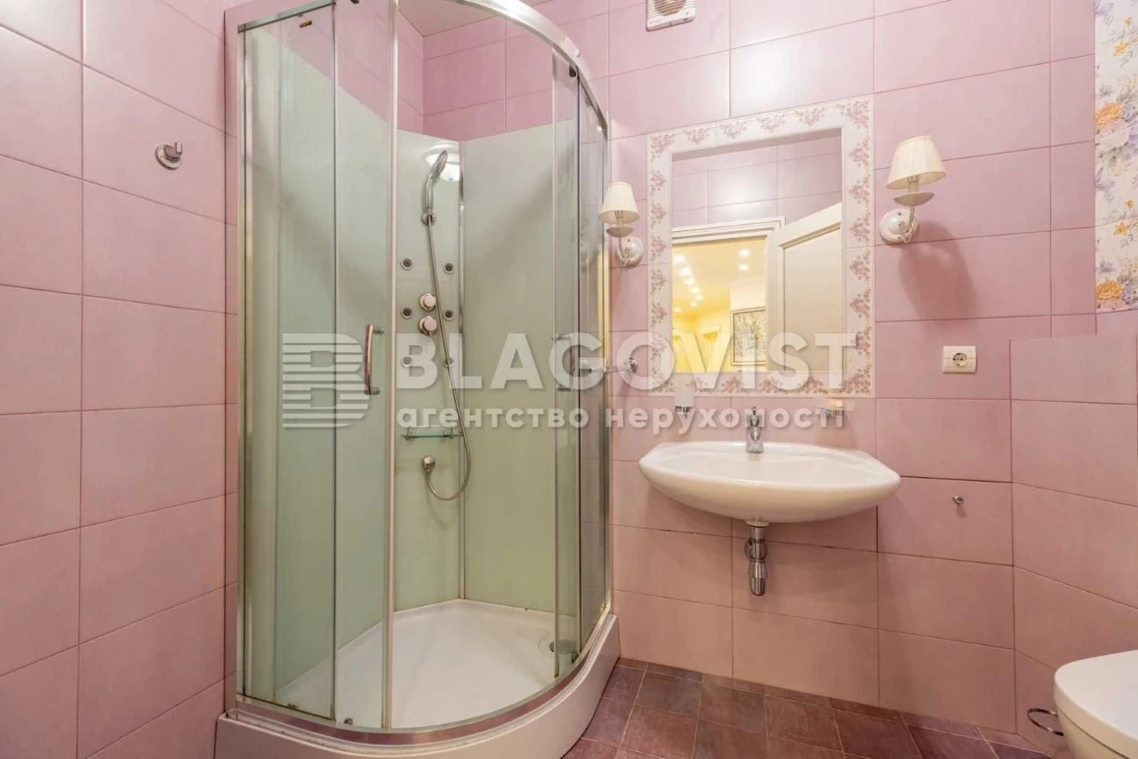 Elegant 3-bedroom apartment, Chavdar, 2, Poznyaki, Oskorky