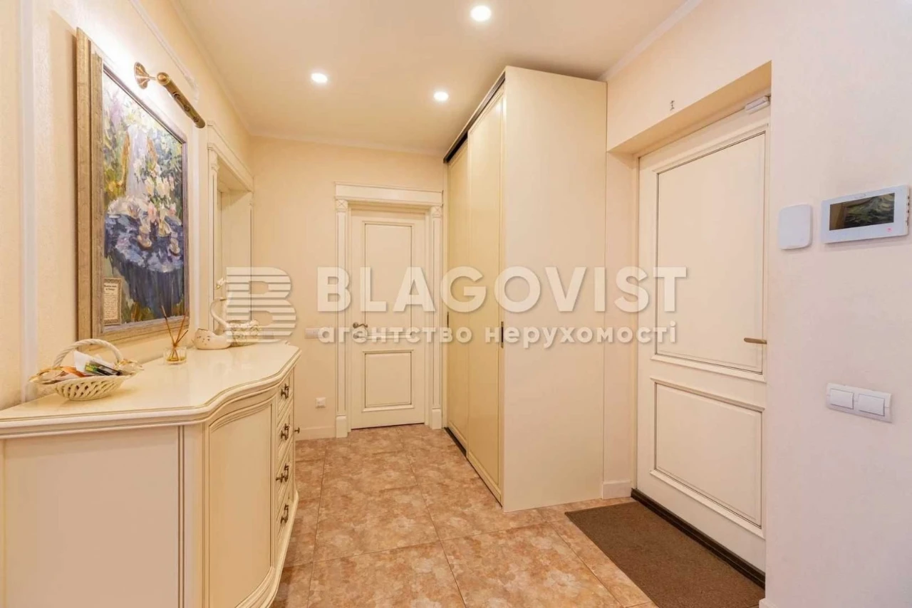 Elegant 3-bedroom apartment, Chavdar, 2, Poznyaki, Oskorky