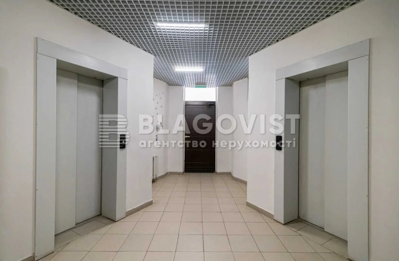 Elegant 3-bedroom apartment, Chavdar, 2, Poznyaki, Oskorky