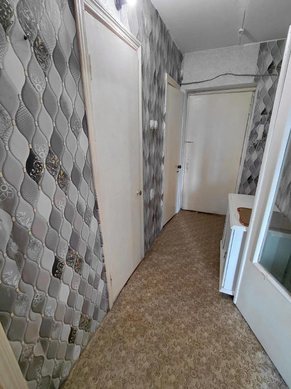 One-bedroom large apartment, brick building.