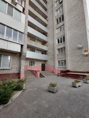 One-bedroom large apartment, brick building.