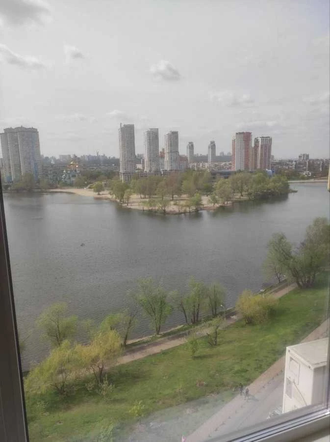 Аренда 1-комнатной квартиры 45 м², Березняковская ул., 30