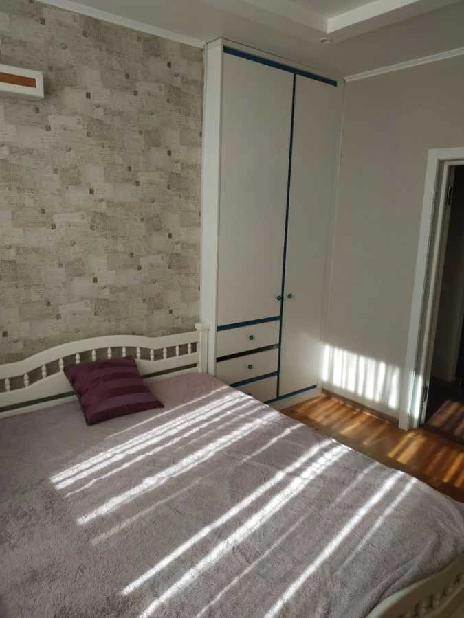 Rent 2-bedroom apartment, 60 m², Semy Kulzhenkov St., 35