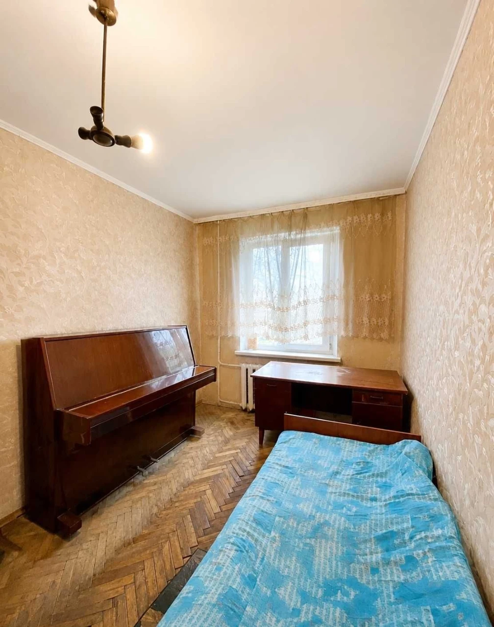 м. Дарниця, Солов'яненка 4, продаж 3-кімнатній квартири