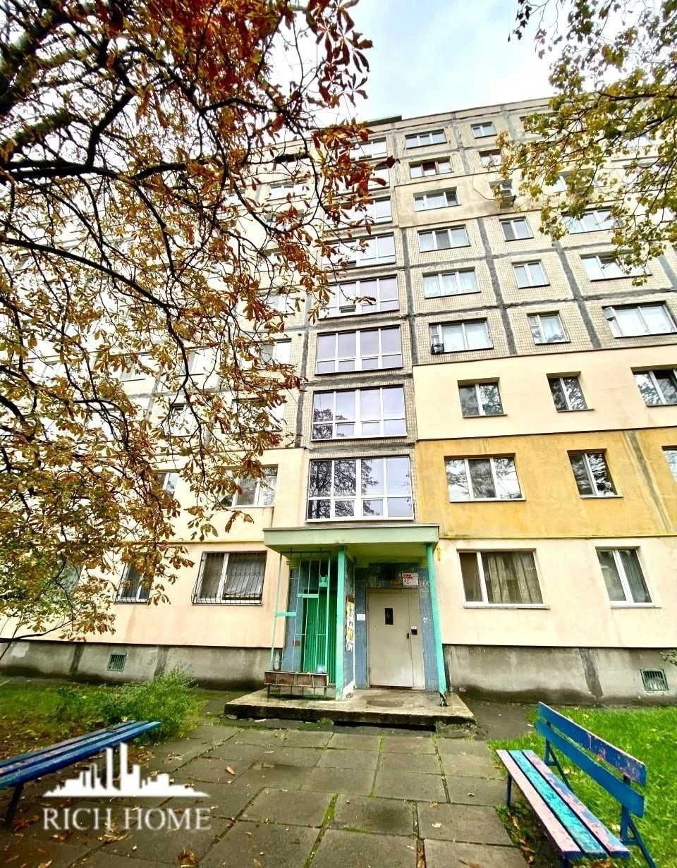 м. Дарниця, Солов'яненка 4, продаж 3-кімнатній квартири