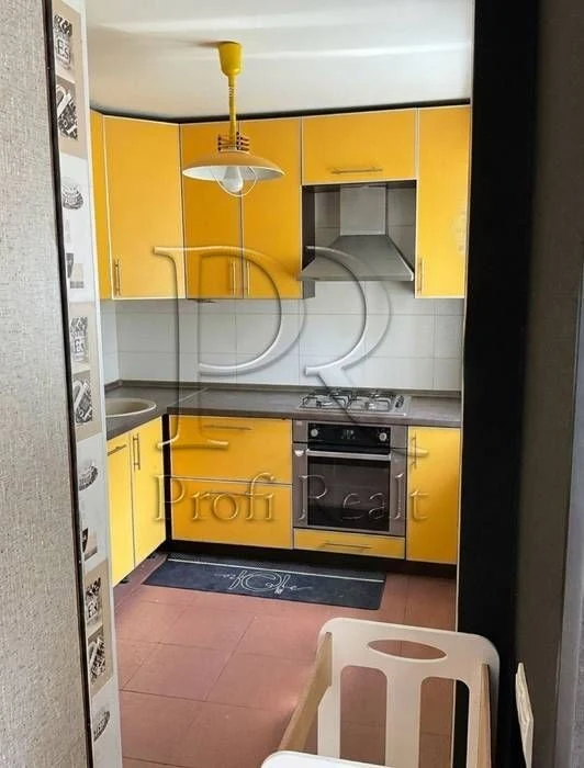 Sale of a 2-room apartment at address Simirenko 7 B