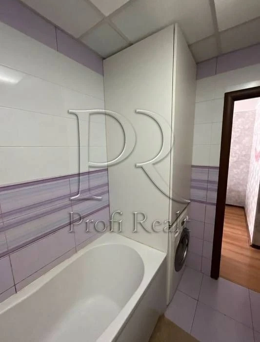 Sale of a 2-room apartment at address Simirenko 7 B
