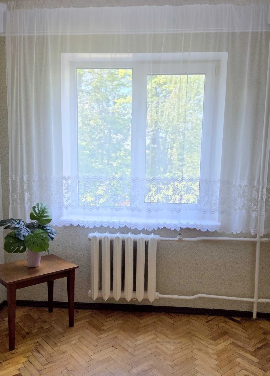 Продається 2-кімнатна квартира біля парку "Відрадний". Державні програми. Без комісії.