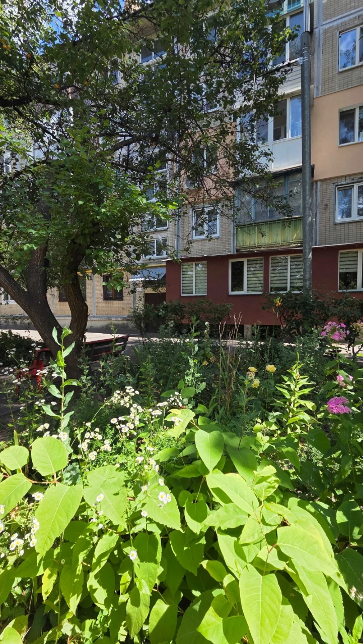 Продається 2-кімнатна квартира біля парку "Відрадний". Державні програми. Без комісії.