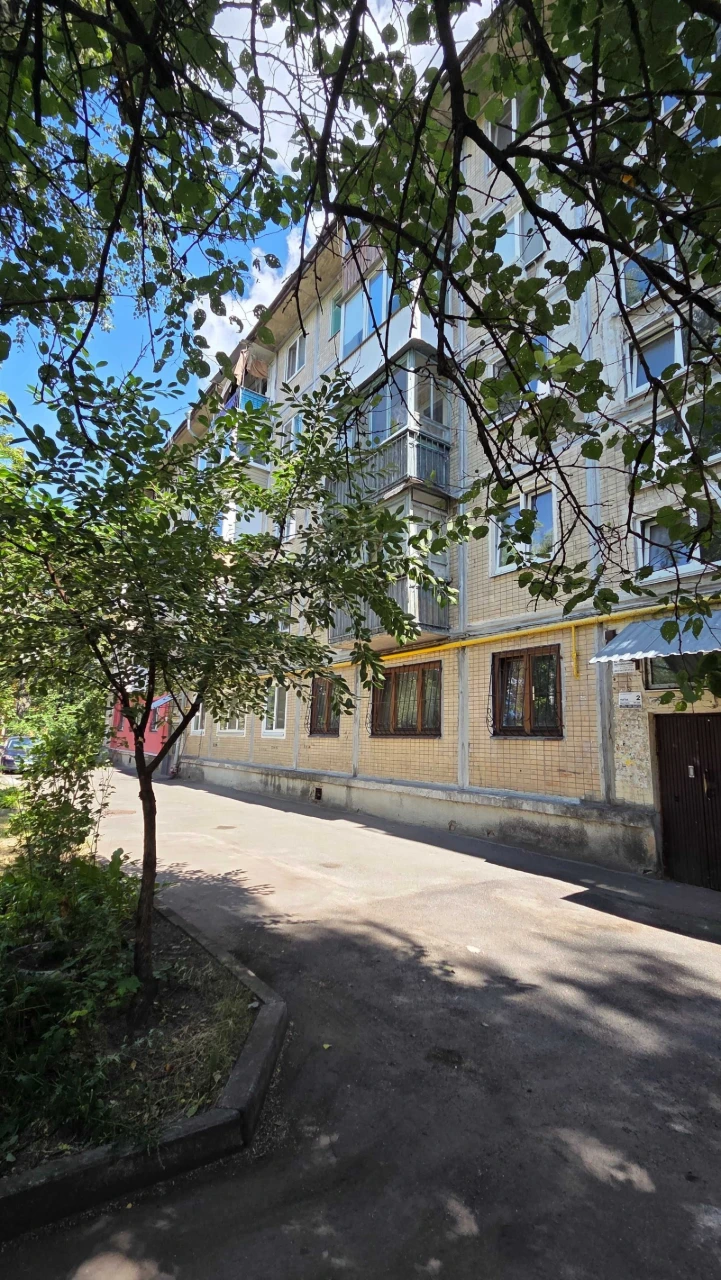 Продається 2-кімнатна квартира біля парку "Відрадний". Державні програми. Без комісії.