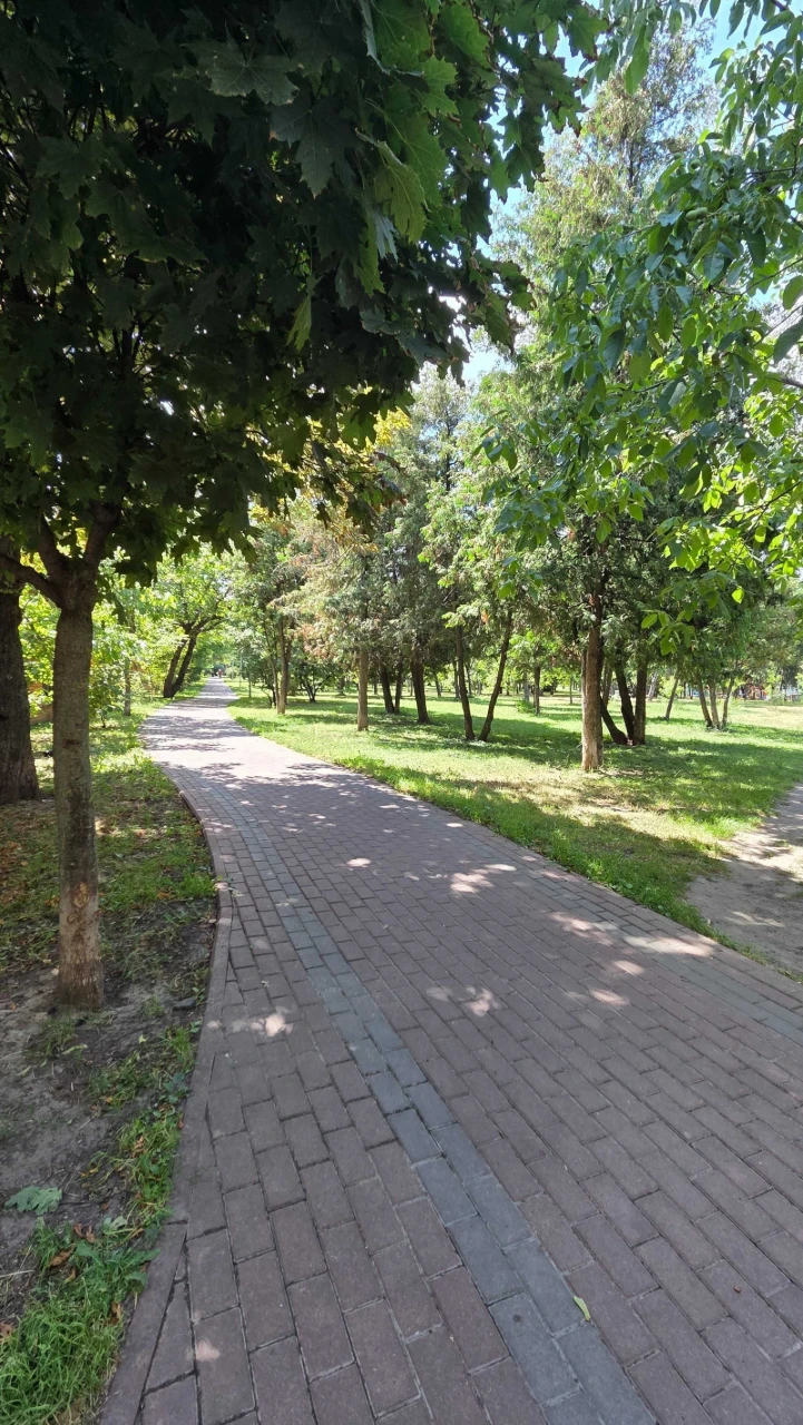 Продається 2-кімнатна квартира біля парку "Відрадний". Державні програми. Без комісії.