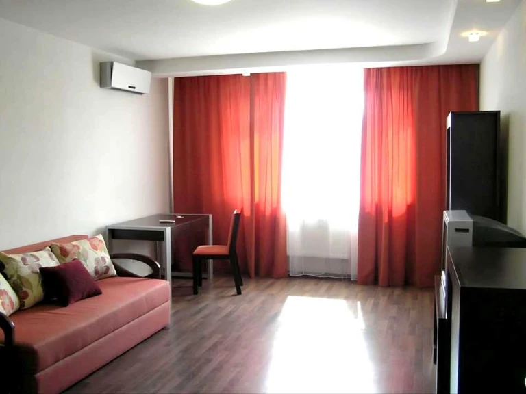 Apartment. Holosiivska st.