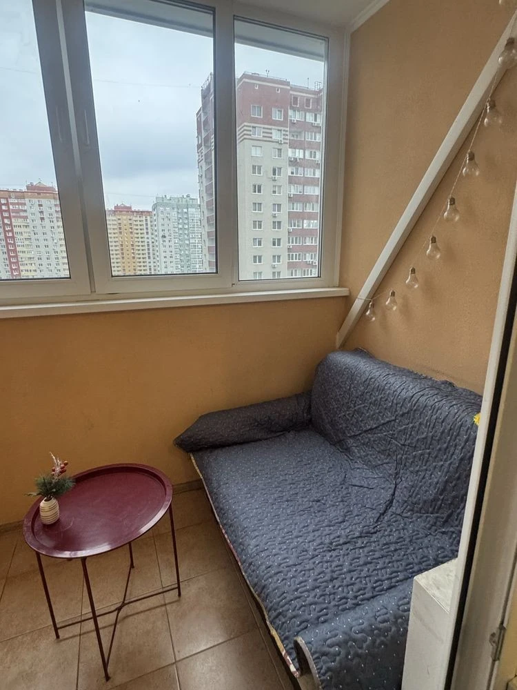 Rent one-bedroom apartment. Осокорки. Owner. No commission