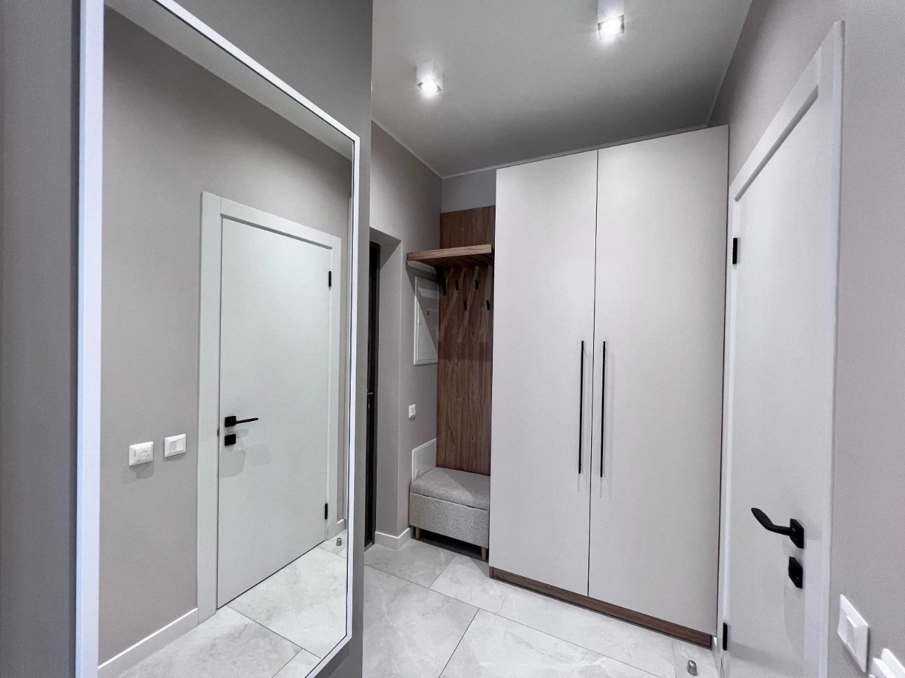 Stylish and Cozy 1-Bedroom Apartment, 40m2 in the "Republic" Residential Complex