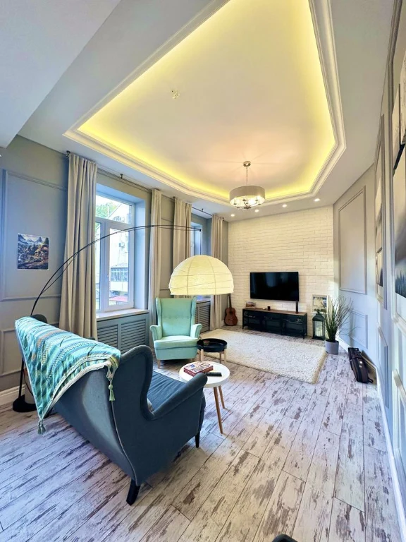 FOR SALE Beautiful 3-room apartment in the "DOM MECHNIKOVA" residential complex in the Center area.