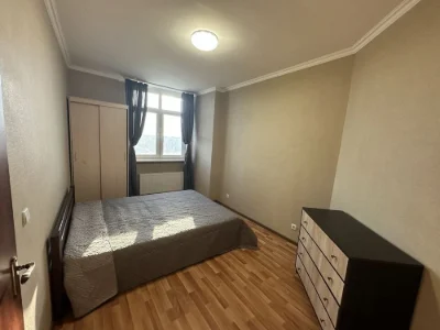Сдам 1-комнатную квартиру. Ревуцкого 7В.