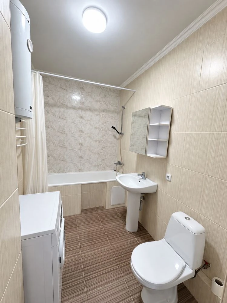 Сдам 1-комнатную квартиру. Ревуцкого 7В.