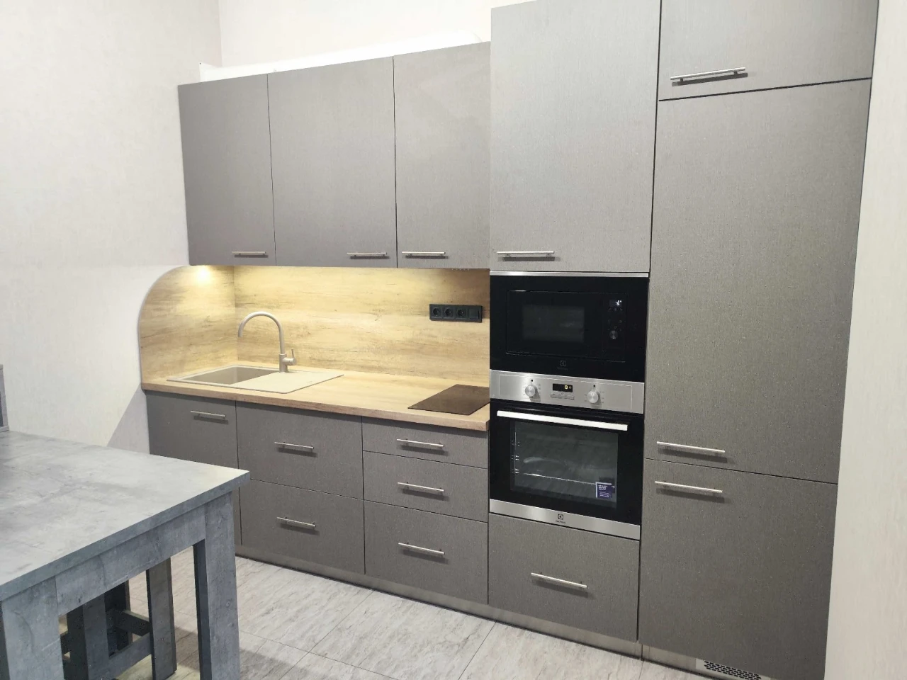 Rent 1-bedroom studio apartment 47 sq m in the New England residential complex, Maximoshych Street.