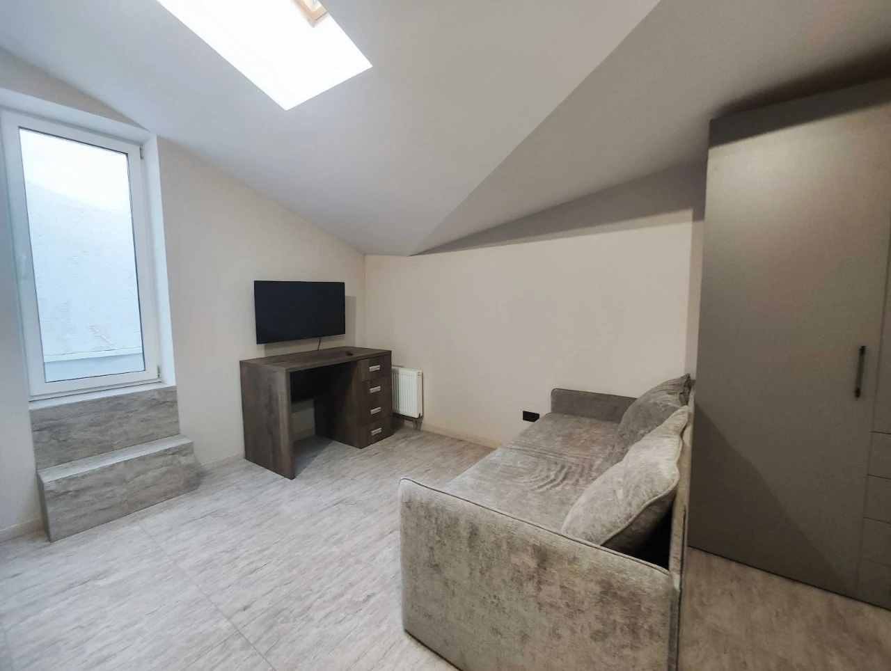 Rent 1-bedroom studio apartment 47 sq m in the New England residential complex, Maximoshych Street.