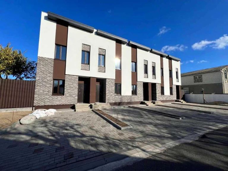 Будинок. Черкаси, Степана Бандери вул.