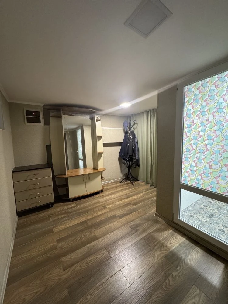 Apartment 40m2. In the basement of a residential building