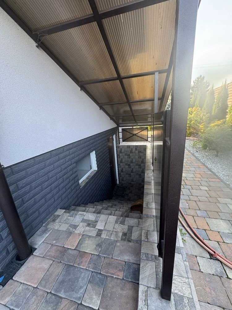 Apartment 40m2. In the basement of a residential building